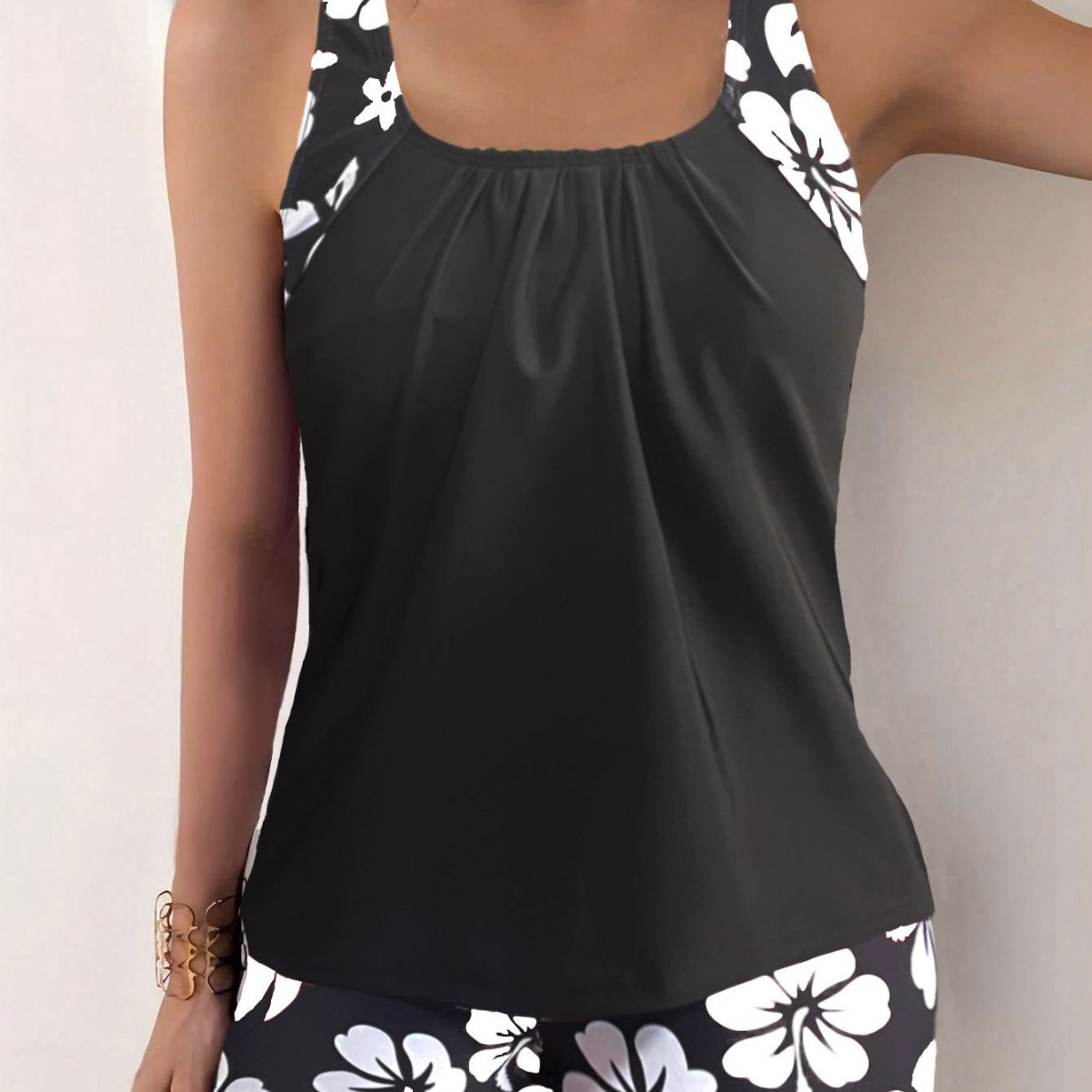 طقم تانكيني نسائي مع شورت، ملا - مراجعة Halter Neck Top وسعره