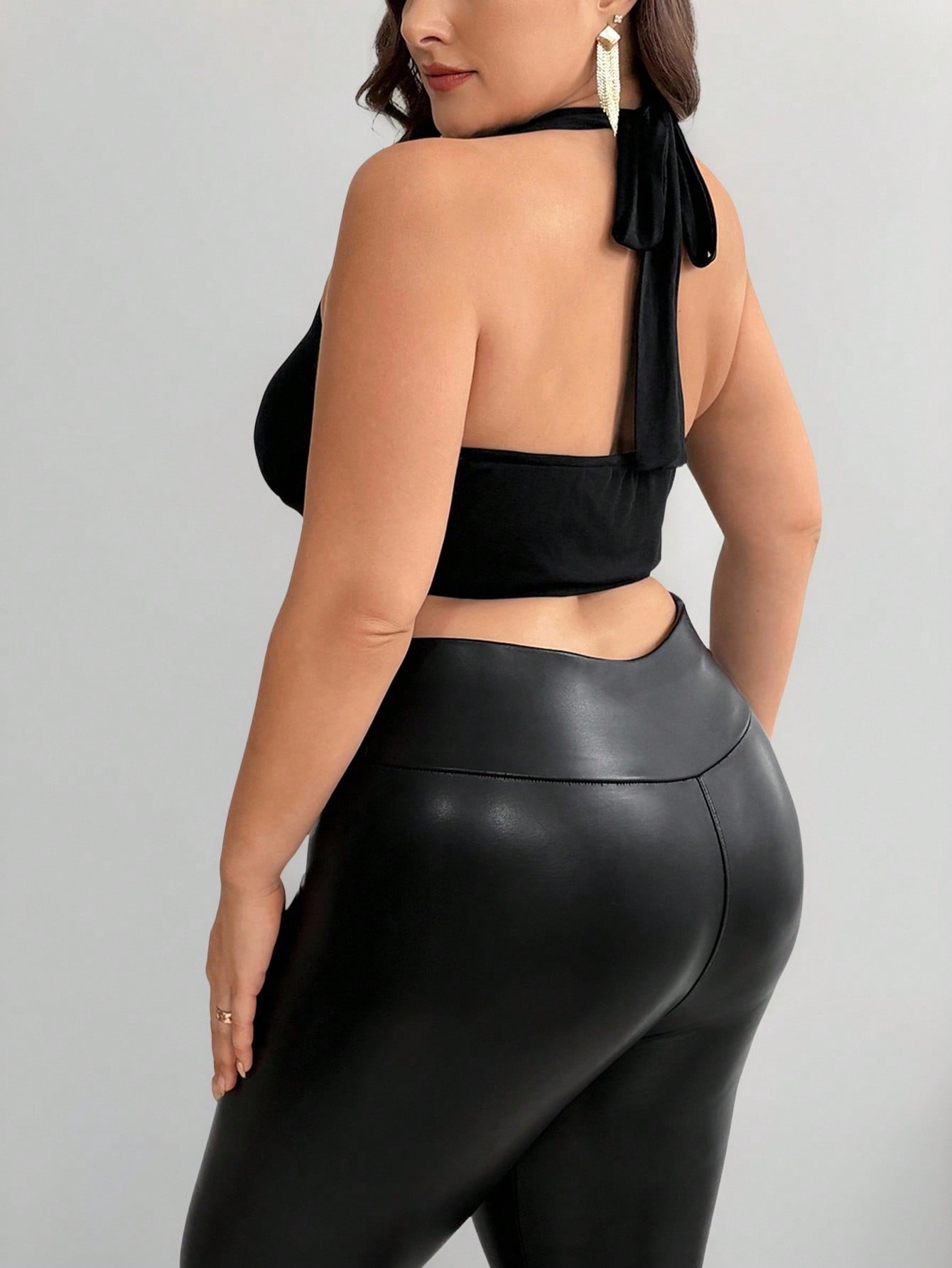 المألوف الأوروبية والأمريكية ا - مراجعة Halter Neck Top وسعره