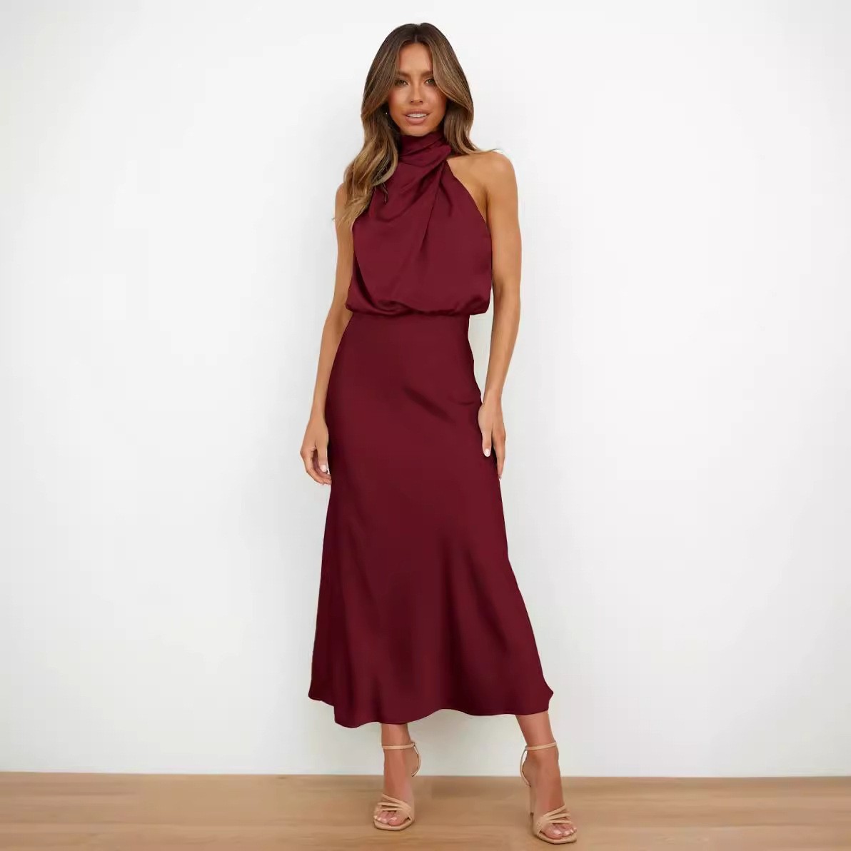 فستان ساتان بدون أكمام برقبة ه - مراجعة Halter Neck Top وسعره